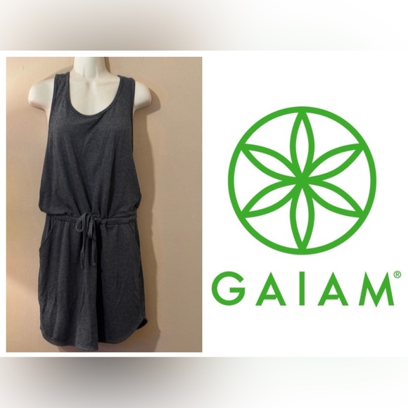 GAIAM Dresses & Skirts - GAIAM Dress size Medium Tie front pockets Gray/Black
